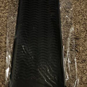 Heat resistant mat for curling iron or straitner